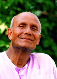 Sri Chinmoy smiling